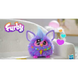Furby avec peigne et ornements pour coiffer ses cheveux colorés
