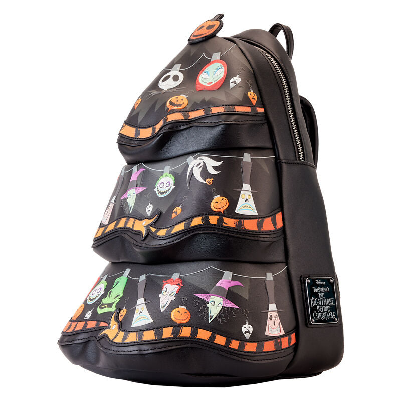 Zoom sur les bretelles ajustables et la quincaillerie métallique robuste du sac à dos Loungefly Nightmare Before Christmas