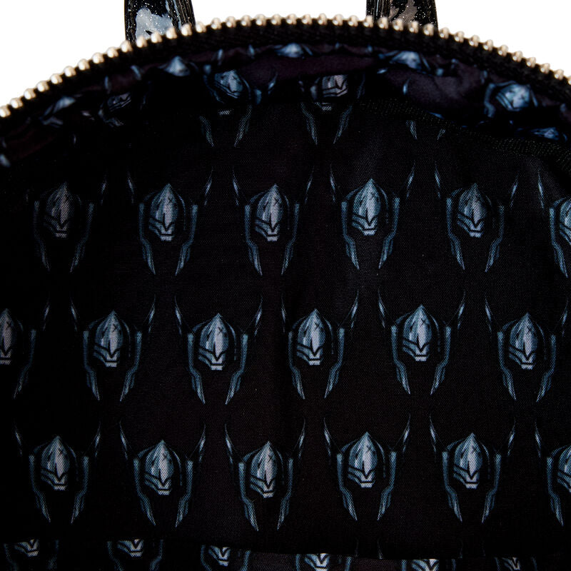 Sac à dos Marvel Thor Loungefly porté en cosplay, style unique et compact