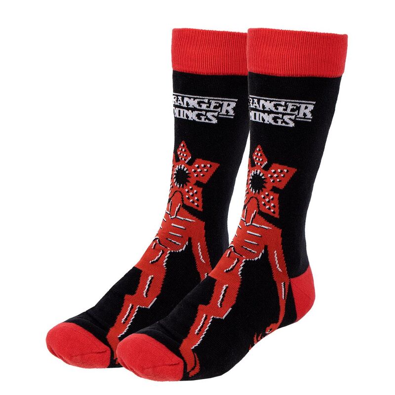 Vue rapprochée de la composition et étiquette des chaussettes pack 3 Stranger Things