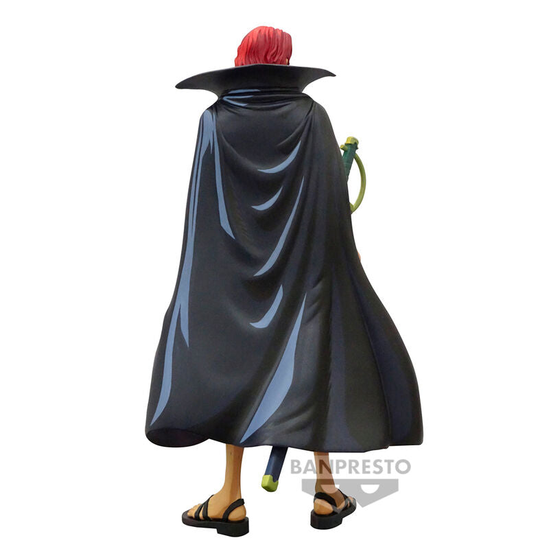 Zoom sur le visage expressif et les accessoires de la figurine Shanks King of Artist BANPRESTO