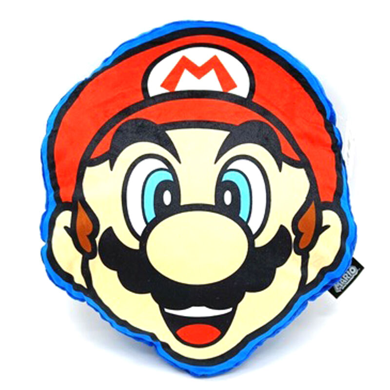 Coussin 3D Super Mario Bros Mario posé sur un canapé dans un salon décoré avec des éléments gaming