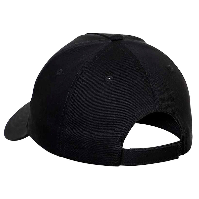 Casquette enfant Wednesday portée, montrant la coupe et le style confortable