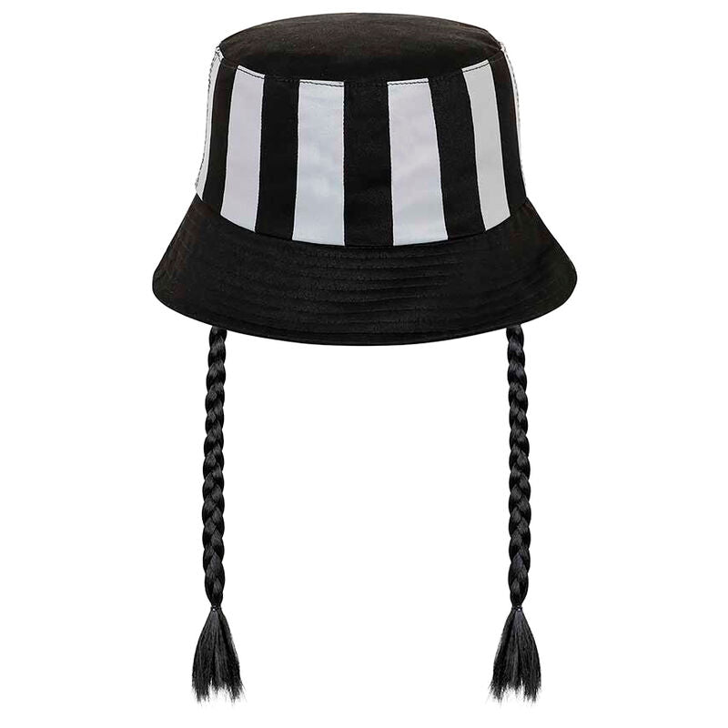 Chapeau bob Wednesday porté par un enfant de 8 ans en extérieur, parfait pour les journées ensoleillées