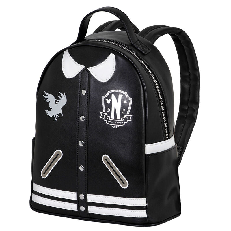 Vue de face du sac à dos Wednesday Varsity KARACTERMANIA avec son design distinctif