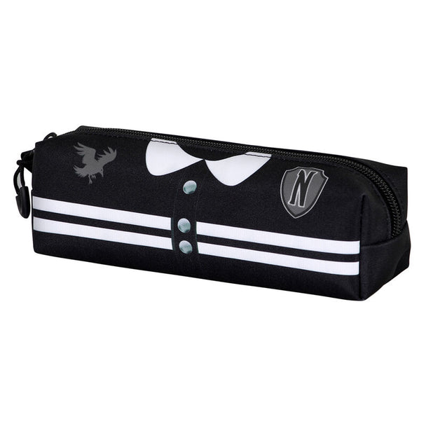 Image détaillée du profil carré de la trousse Wednesday Varsity KARACTERMANIA montrant ses dimensions compactes