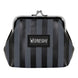 Sac Wednesday KARACTERMANIA porté en bandoulière, parfait pour un style tendance et pratique