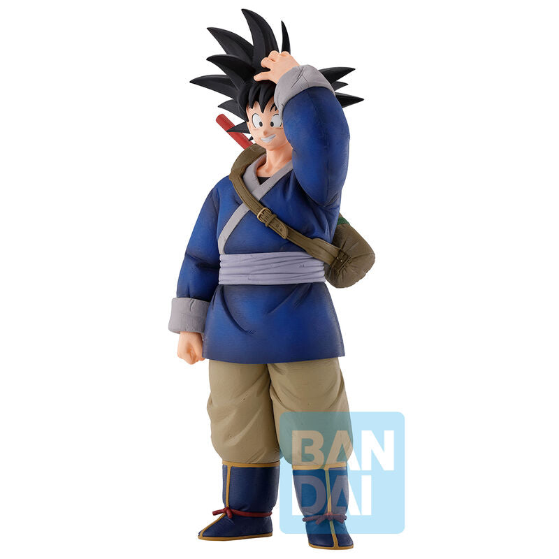 Vue de profil de la figurine Son Goku avec ses vêtements traditionnels orange
