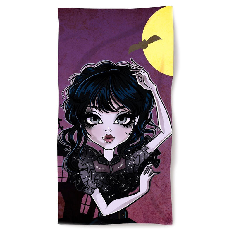 Serviette de plage Gothic Girl en microfibre 70x140cm avec design Creageek Multivers, posée sur le sable.