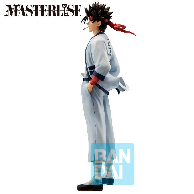 Vue rapprochée du visage expressif de la figurine Rurouni Kenshin Himura Kenshin