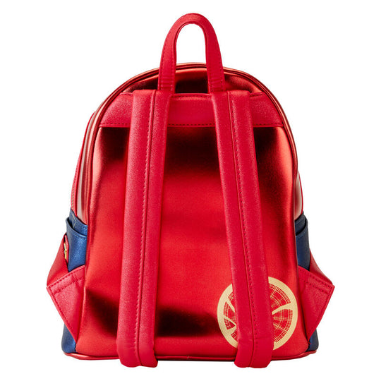 Photo de la quincaillerie couleur or antique sur le sac à dos Loungefly Doctor Strange.