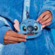 Porte-monnaie assorti en peluche sherpa assorti au sac Stitch Loungefly