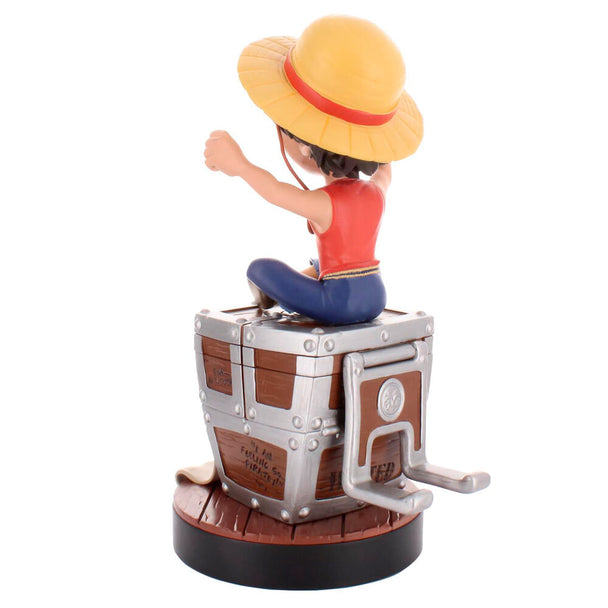 Figurine Luffy en position assise tenant une manette de console sur support Cable Guy