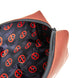 Détail du logo Deadpool imprimé sur la trousse de maquillage CERDÁ en polyester et PU
