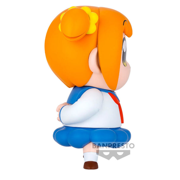 Vue latérale de la figurine Popuko BANPRESTO montrant la qualité du design et la posture dynamique
