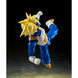 Gros plan sur le visage expressif de la figurine Trunks Super Saiyan avec cheveux dorés