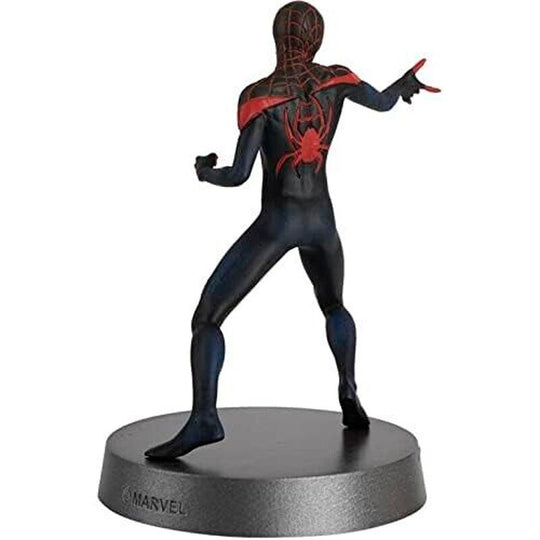 Vue latérale de la figurine Marvel Spiderman Miles Morales mettant en valeur les articulations et design