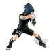 Vue de face détaillée de la figurine Sasuke Uchiha III avec ses vêtements caractéristiques et son expression intense