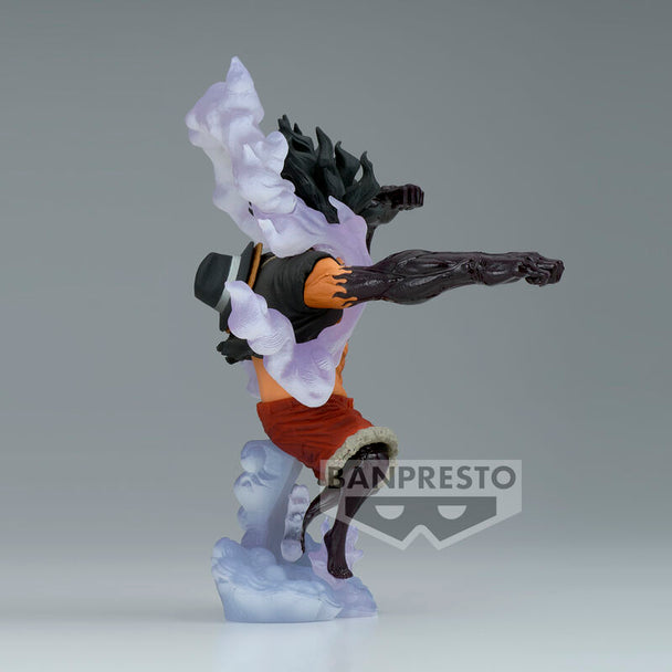Profil gauche de la figurine Monkey D Luffy King of Artist montrant la posture dynamique