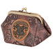 Photo du porte-monnaie Harry Potter Pride posé sur un fond neutre mettant en valeur ses dimensions compactes.