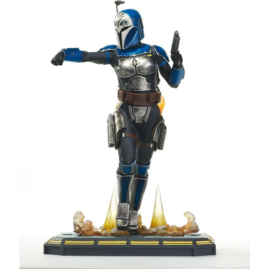 Vue latérale de la statue Bo-Katan 28 cm montrant les détails dynamiques