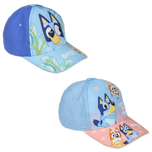 Casquette Bluey assortie CERDÁ vue de face avec logo coloré sur fond clair