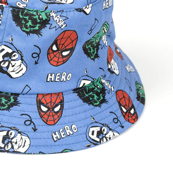 Vue latérale de la casquette Marvel CERDÁ montrant la qualité du tissu et la taille 52cm