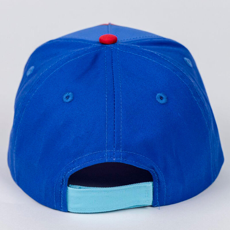 Ensemble casquette et lunettes de soleil Marvel Spidey posés sur fond blanc