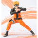Figurine Naruto Uzumaki en pose dynamique avec mains prêtes à lancer un jutsu