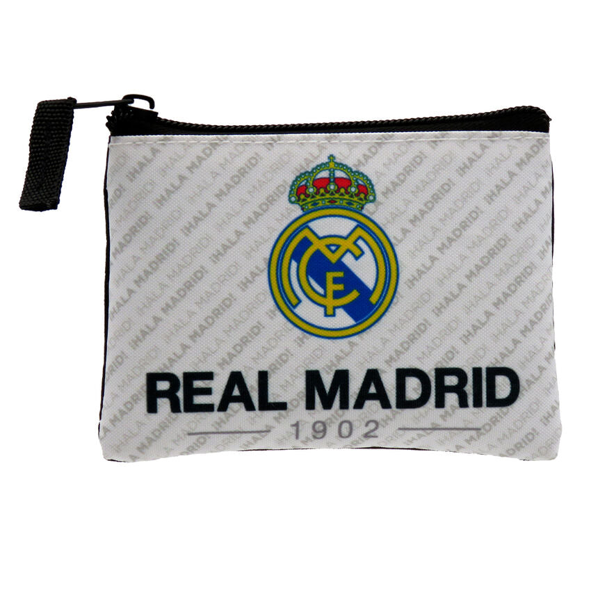 Détail de la fermeture éclair et texture de la pochette Real Madrid signée CYP BRANDS, vue rapprochée.