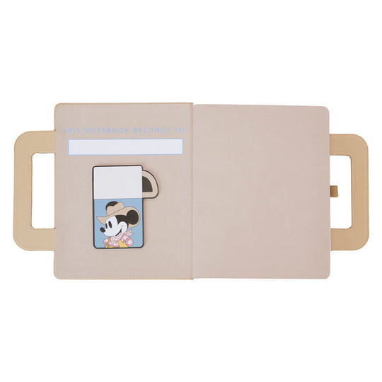 Carnet ouvert montrant les pages intérieures blanches et les notes autocollantes incluses