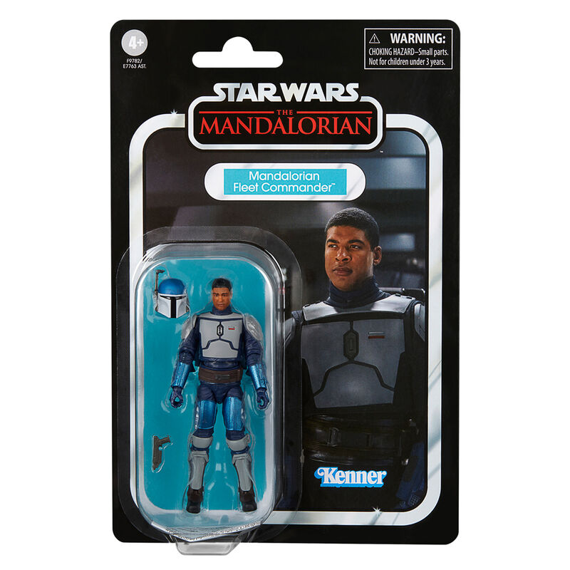 Figurine Mandalorian Fleet Commander articulée de 9,5 cm vue de face avec accessoires