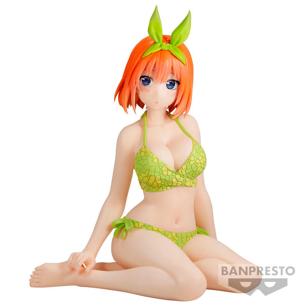 Figurine Yotsuba Nakano de 12 cm issue de The Quintessential Quintuplets, posée sur un socle avec détails précis et couleurs vives