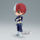 Vue latérale de la figurine Shoto Todoroki Q Posket avec ses vêtements caractéristiques