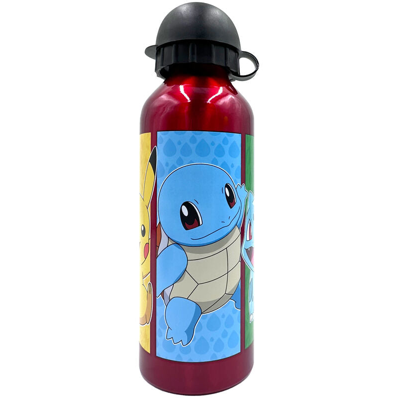 Gourde Pokémon posée à côté d'un sac d'école pour enfants
