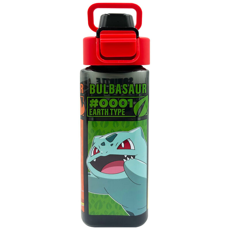 Gourde Pokémon 500ml posée sur une table, montrant sa forme carrée pratique