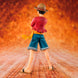 Vue latérale de la figurine Monkey D Luffy montrant les détails du costume et accessoires
