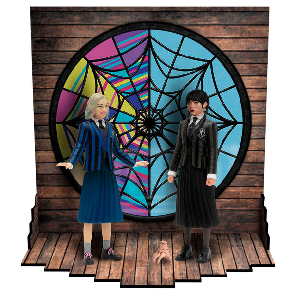 Figurines articulées Wednesday et Enid de 9,5cm de face avec accessoires visibles