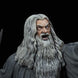 Figurine Gandalf en Moria de 18 cm vue de face avec détails précis et tenue grise