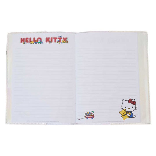 Détail du carnet Hello Kitty avec appliqués et imprimés en faux denim sur cuir vegan Loungefly
