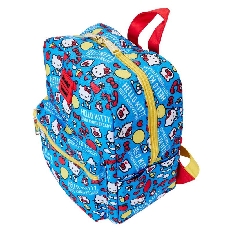 Intérieur du sac à dos Loungefly Hello Kitty avec doublure imprimée exclusive et compartiment spacieux