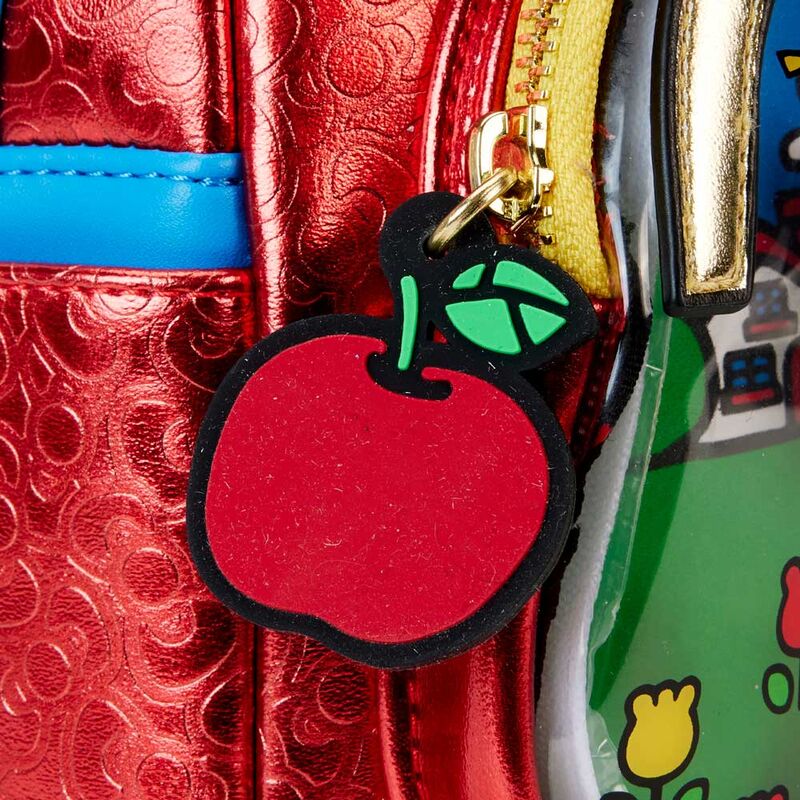Vue arrière du sac à dos Loungefly Hello Kitty montrant les bretelles confortables et la qualité des finitions