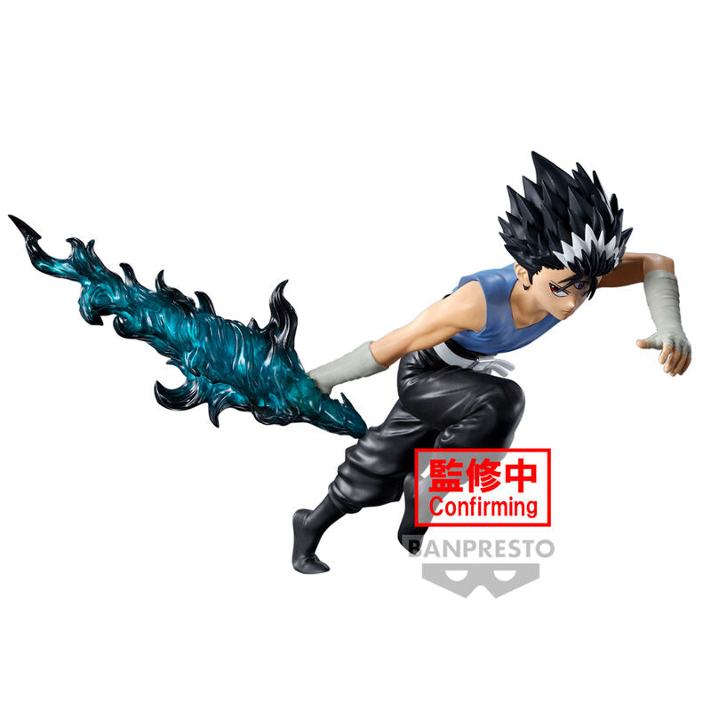 Gros plan sur le visage de la figurine Hiei avec ses yeux perçants et ses cheveux noirs caractéristiques