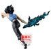 Vue arrière de la figurine Hiei mettant en avant sa cape et les détails sculptés de sa tenue