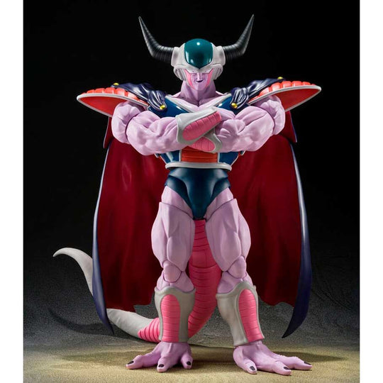 Vue latérale de la figurine King Cold avec éclairage mettant en valeur les couleurs et détails du personnage