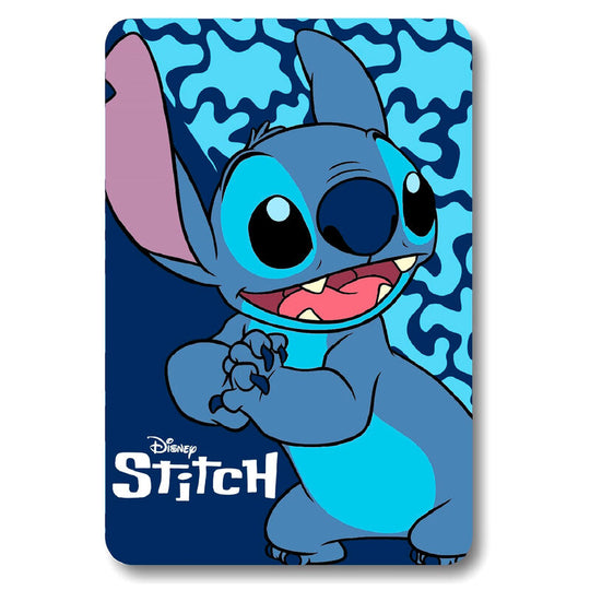 Plaid polaire Disney Stitch bleu 100x140cm en polyester doux et chaud, parfait pour cocooning.