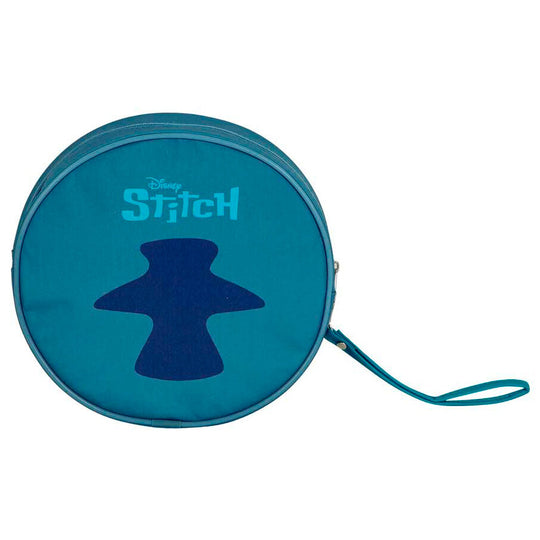 Détail du motif Stitch coloré sur le vanity case avec texture et logo KARACTERMANIA en gros plan