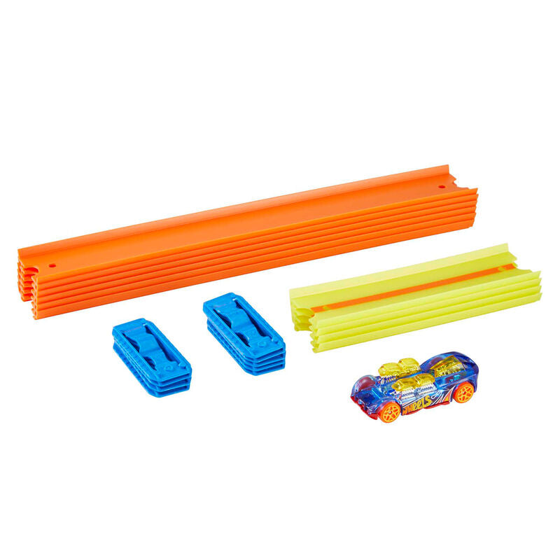 Image montrant les 9 connecteurs inclus pour assembler facilement les pistes Hot Wheels Track Builder