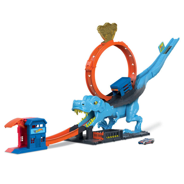 Gros plan sur le tyrannosaure mécanique du circuit Hot Wheels prêt à mordre la voiture
