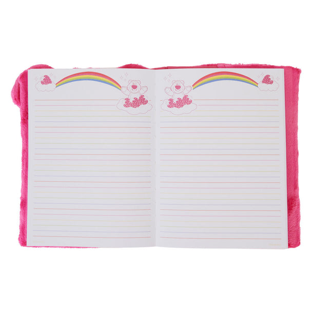 Détail du carnet peluche Lotso Loungefly montrant les appliqués et la finition argentée brillante.